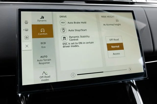 New 2026 Fuji White Land Rover Dynamic SE image 37