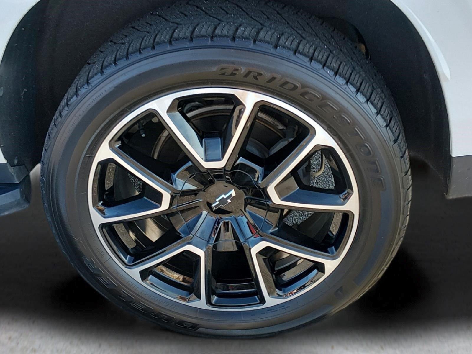 Used 2021 Summit White Chevrolet RST image 12