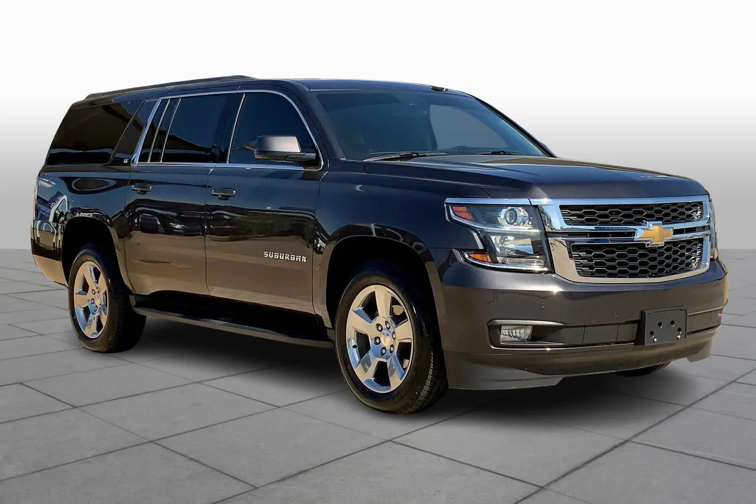 Used 2018 TUNGSTEN METALLIC Chevrolet LT image 1