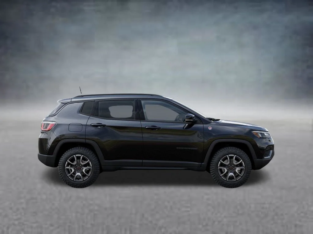 New 2026 Diamond Black Crystal Pearl-Coat Exterior Paint Jeep Trailhawk image 21