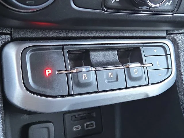 2023 GMC Acadia SLT - Photo 25
