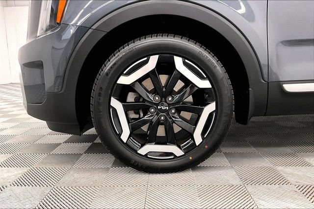 Used 2023 Gravity Gray Kia S image 9