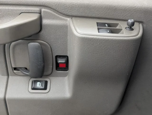 2021 Chevrolet Express Cargo Work Van - Photo 21