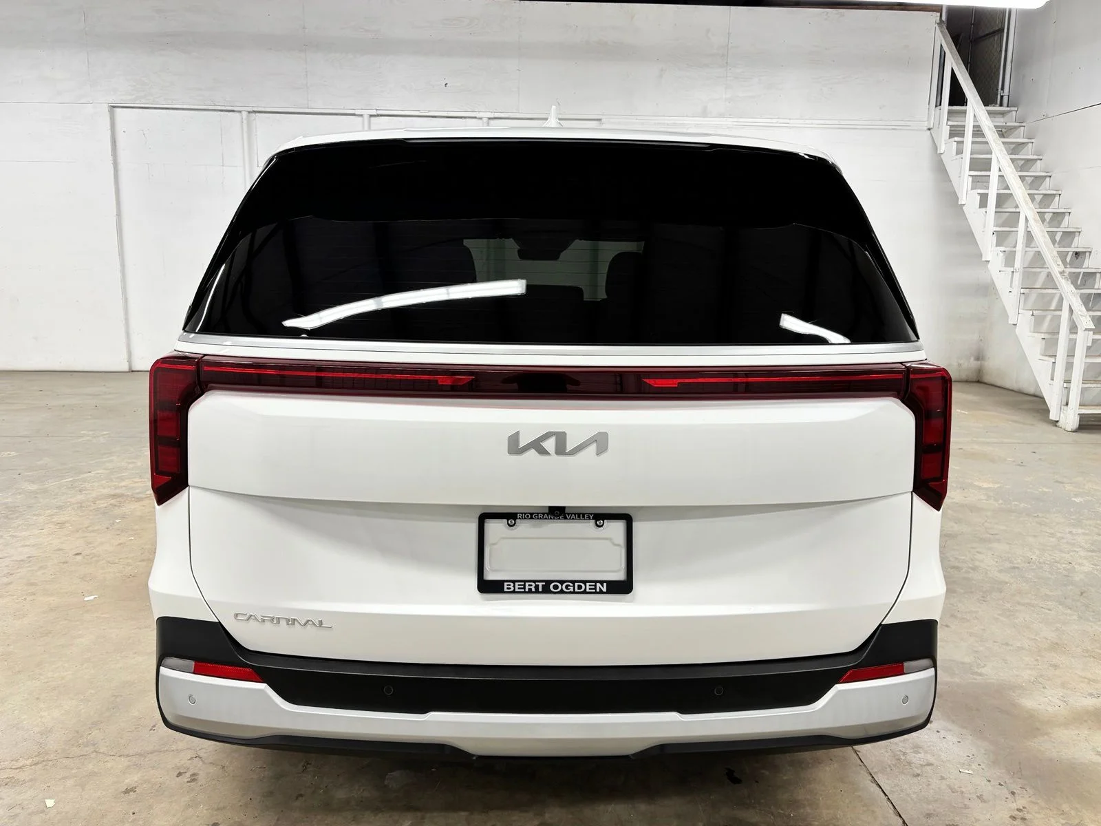 Used 2026 White Kia LXS image 6