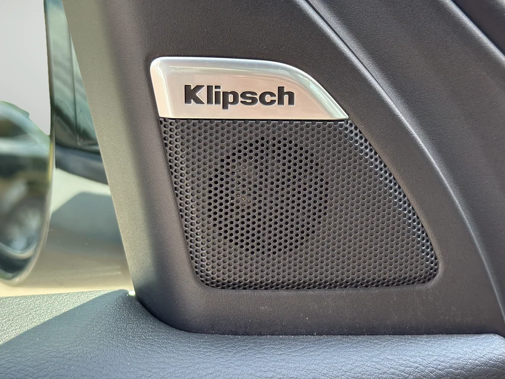 Used 2025 White Nissan Platinum Reserve image 27