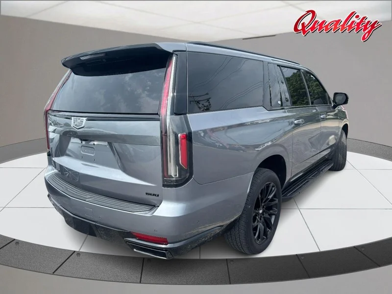 Used 2022 Satin Steel Metallic Cadillac Sport image 3