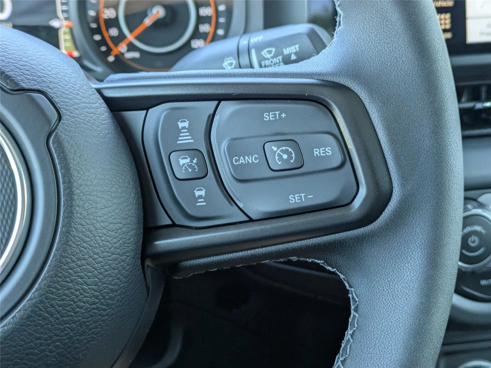 New 2026 Bright White Clearcoat Jeep Mojave image 25