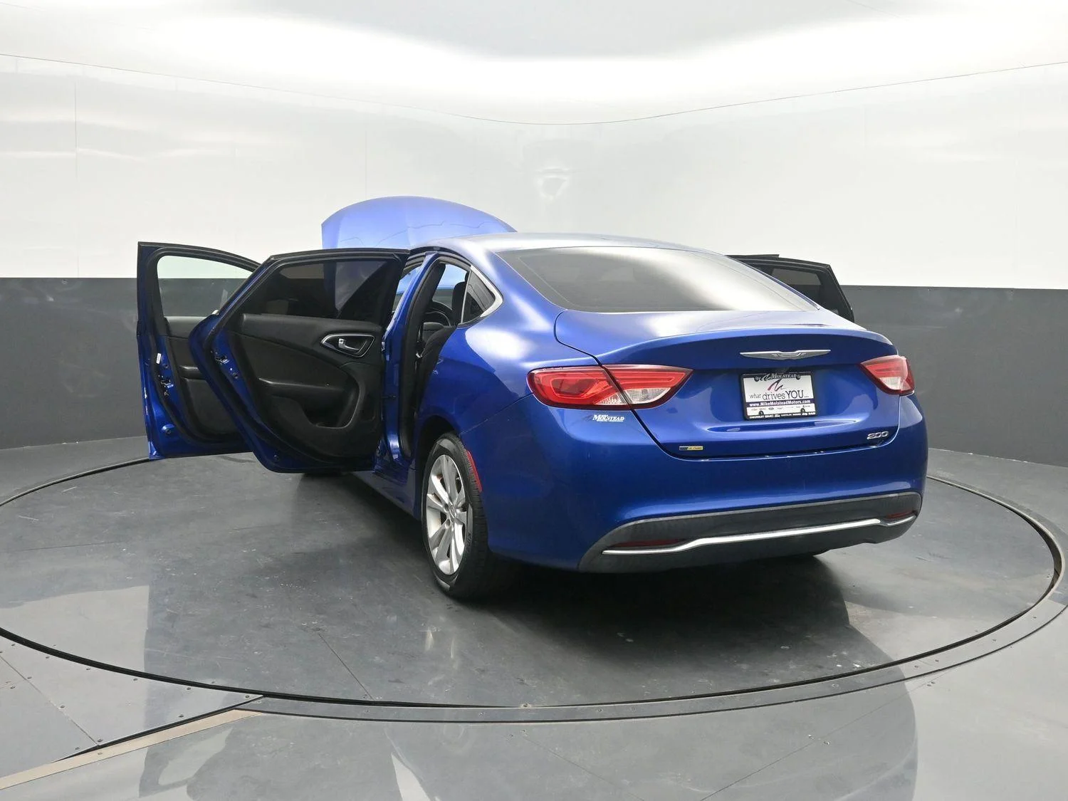 Used 2016 Vivid Blue Pearlcoat Chrysler Limited image 39