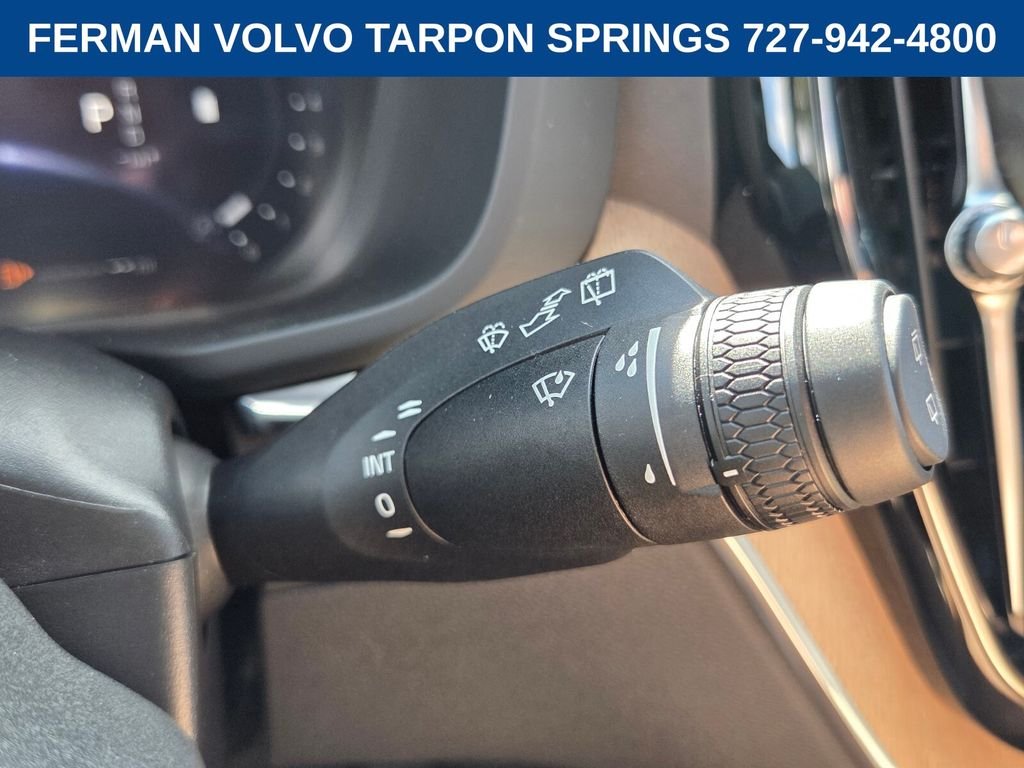 New 2026 Crystal White Volvo Core image 32