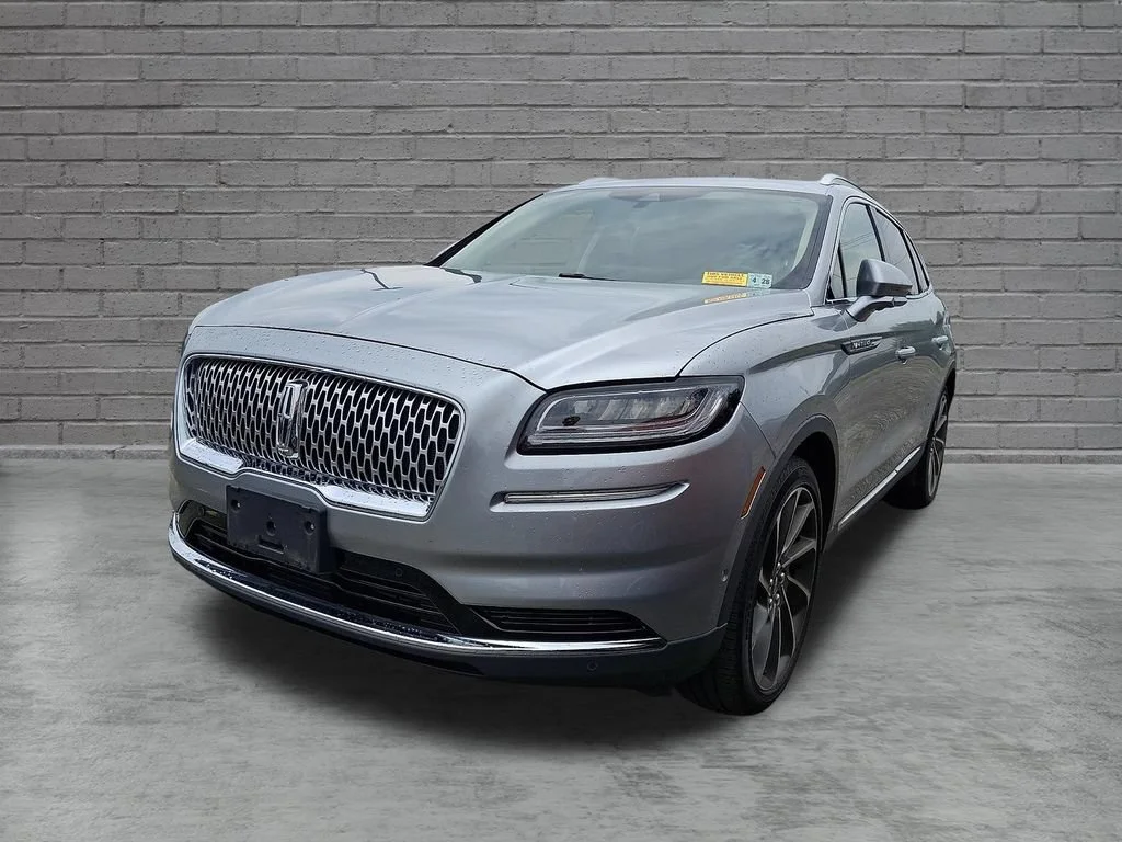 Used 2023 Silver Lincoln Reserve image 4