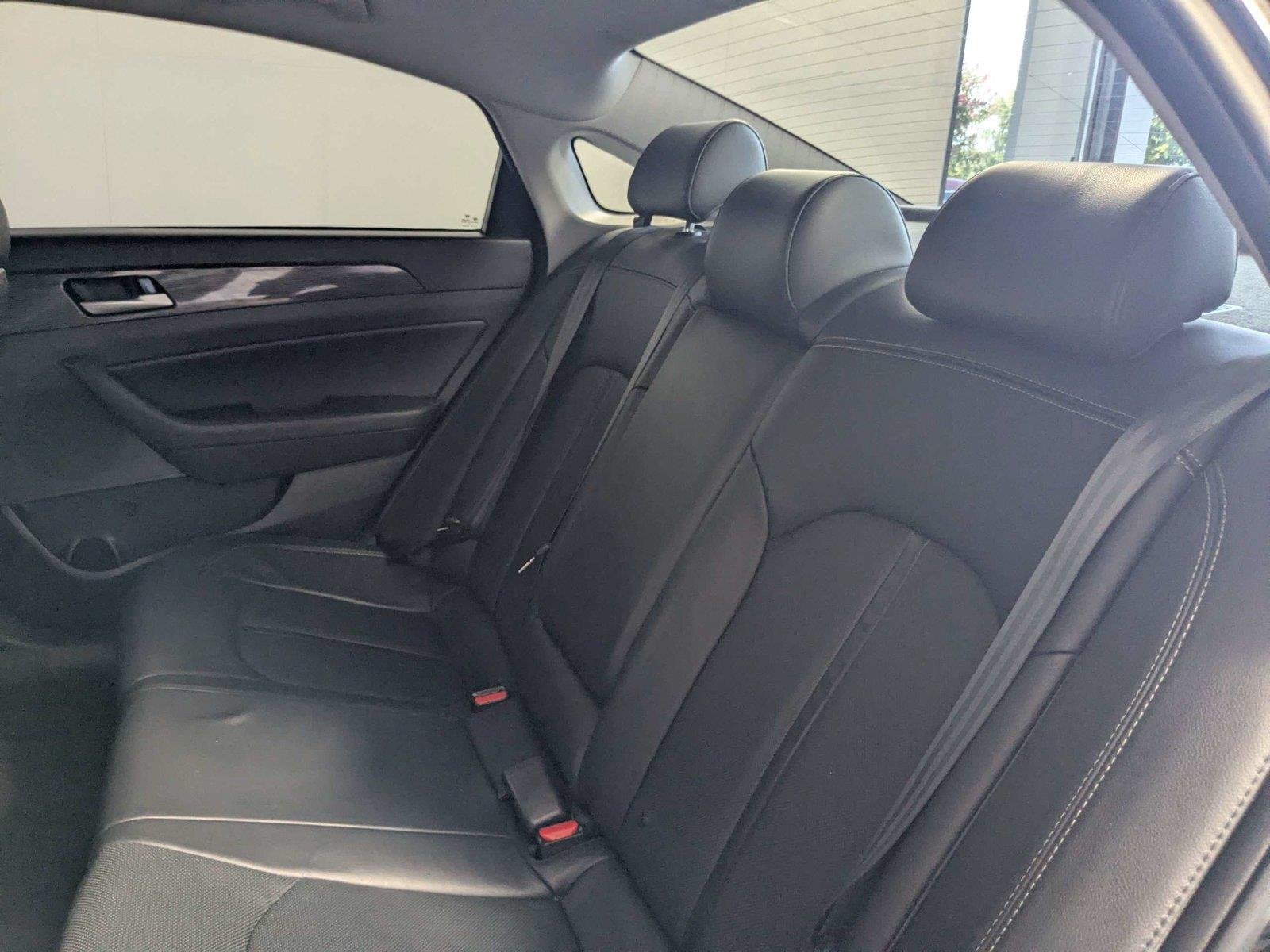 Used 2018 Phantom Black Hyundai Limited image 35