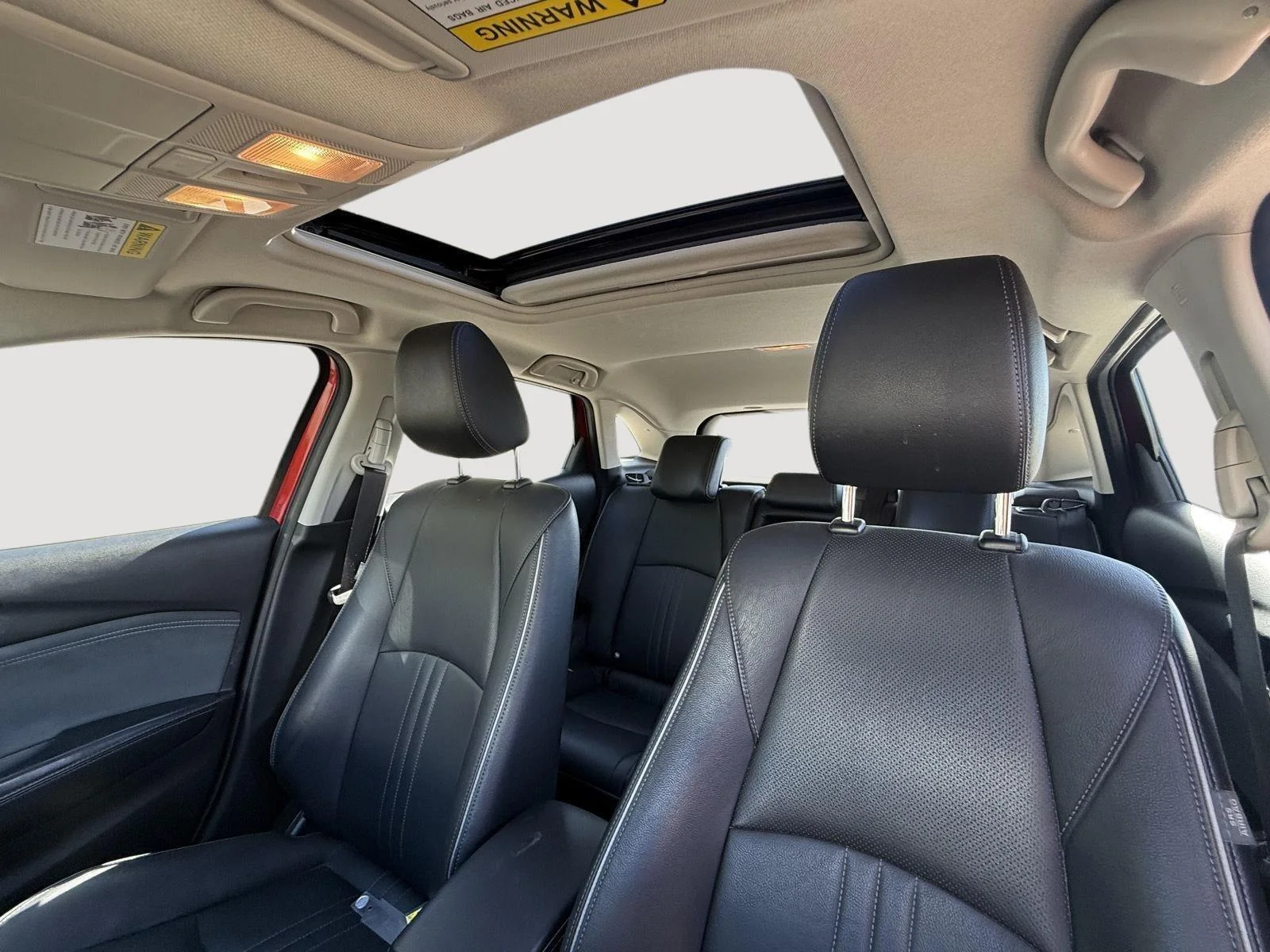 Used 2019 RED MAZDA GRTOUR image 4