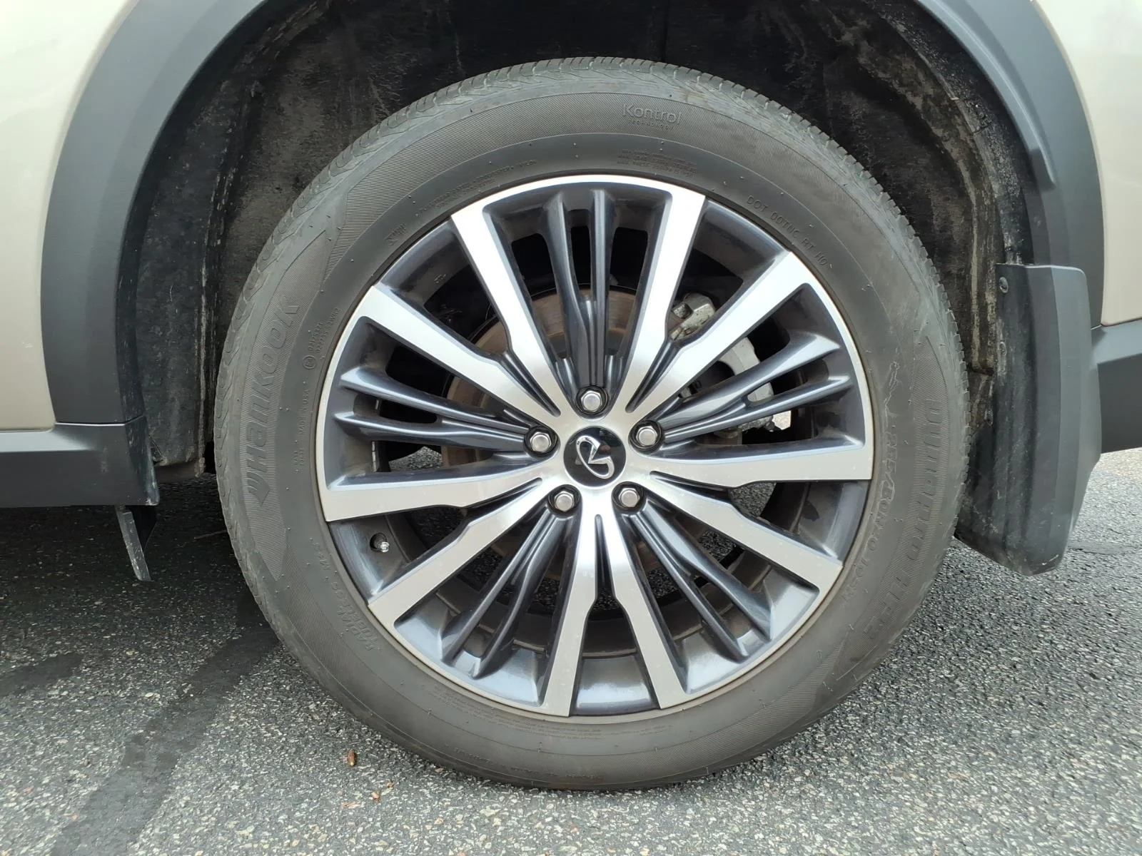 Certified Used 2025 Silver INFINITI Sensory image 10