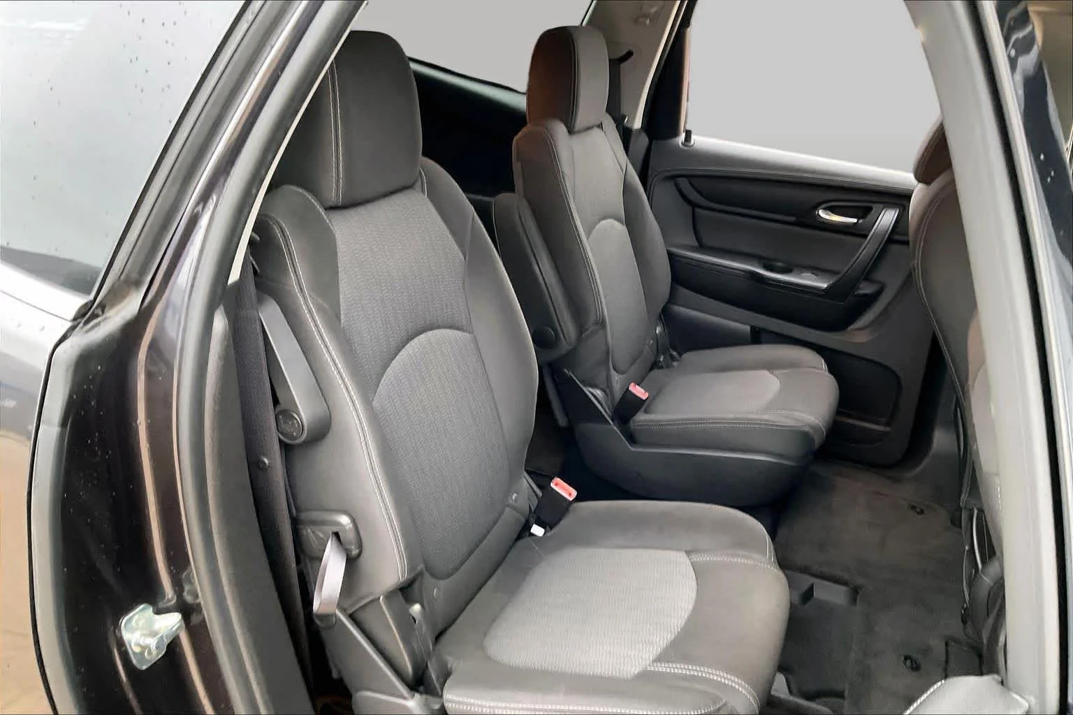 Used 2016 Tungsten Metallic Chevrolet LT image 18