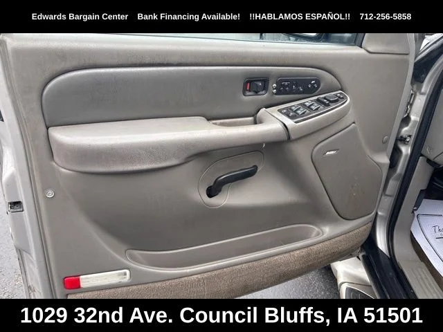 Used 2005 Silver GMC Denali image 16