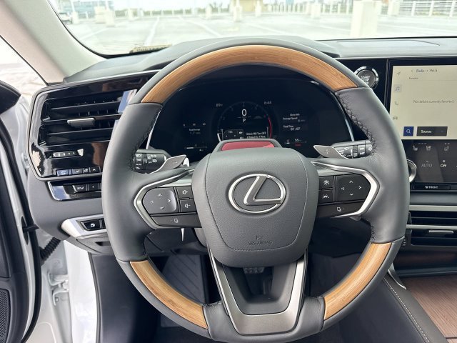 New 2026 Eminent White Pearl Lexus LUXURY image 21