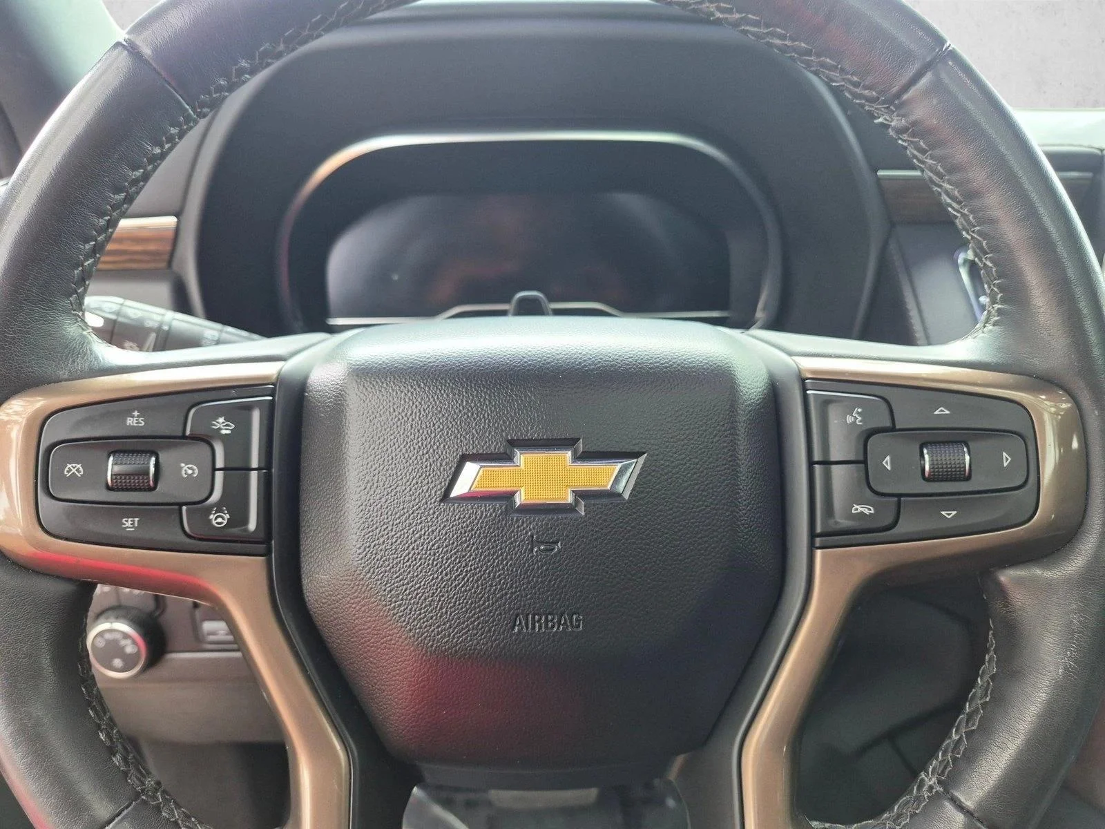 Used 2024 Dark Ash Metallic Chevrolet High Country image 10