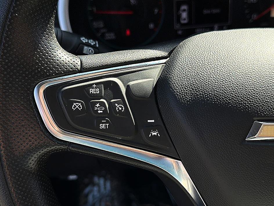 Used 2024 Summit White Chevrolet LT image 18