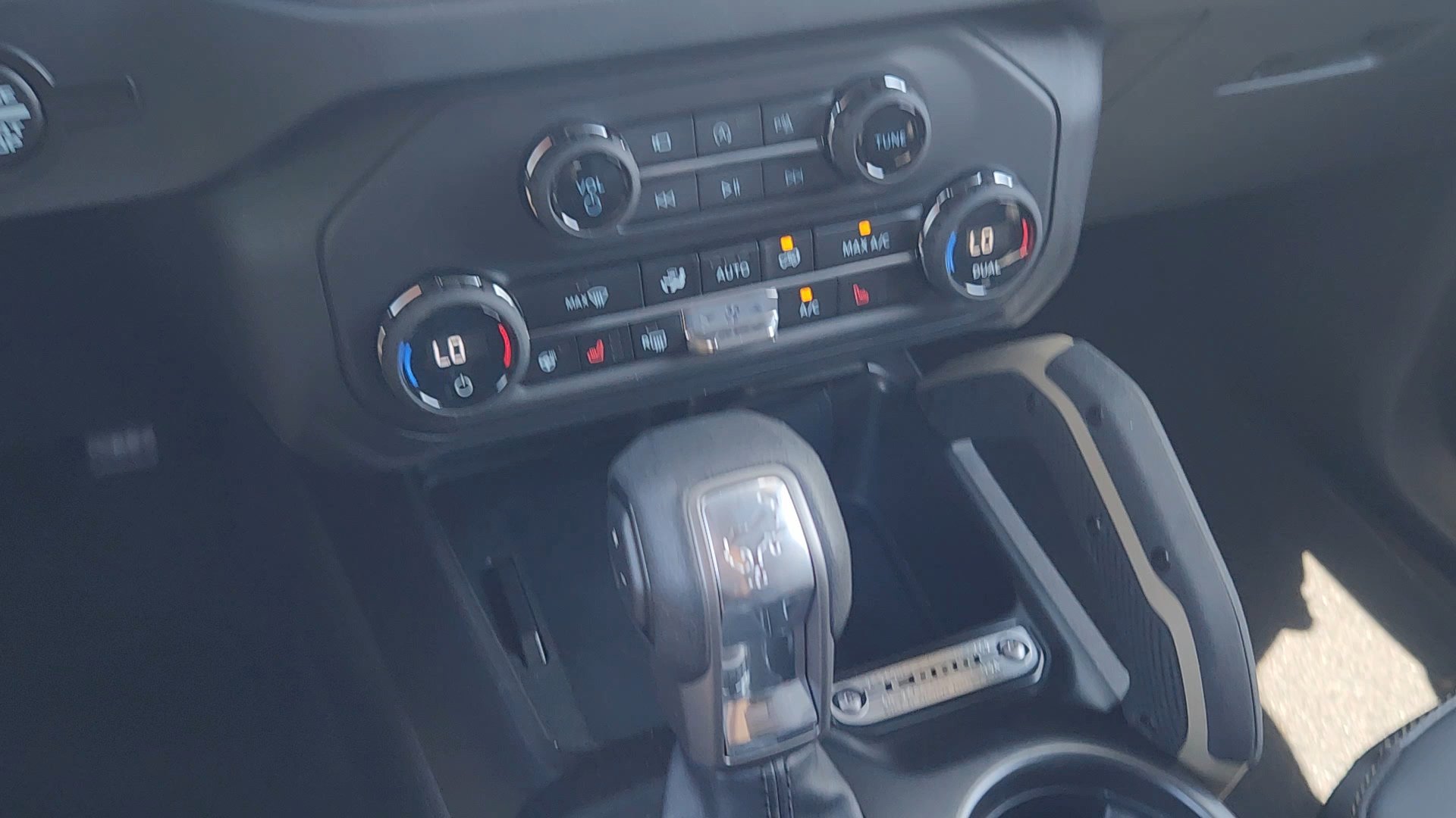 New 2026 Desert Sand Ford Badlands image 13