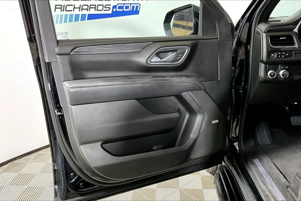 Certified Used 2023 Onyx Black GMC SLT image 18
