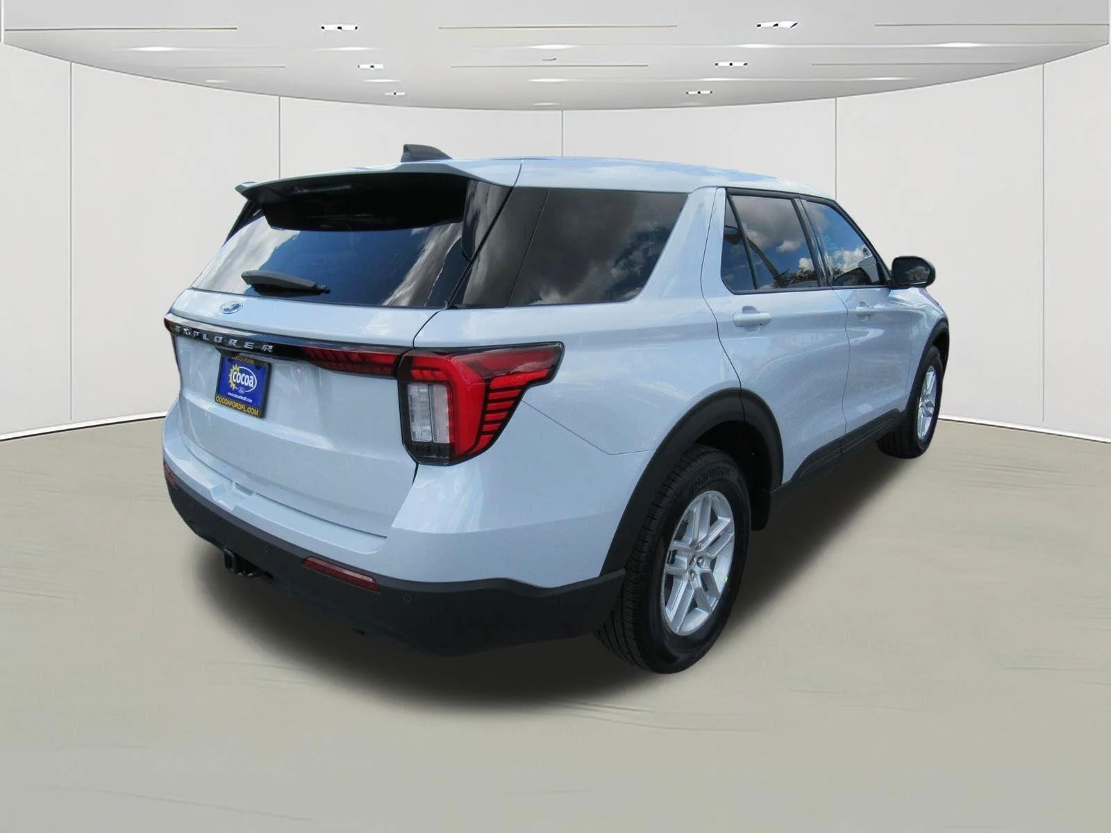 New 2026 Space White Metallic Ford Active 100A image 7
