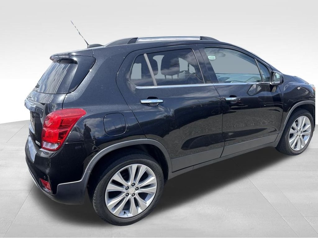 Used 2018 Black Chevrolet Premier image 11