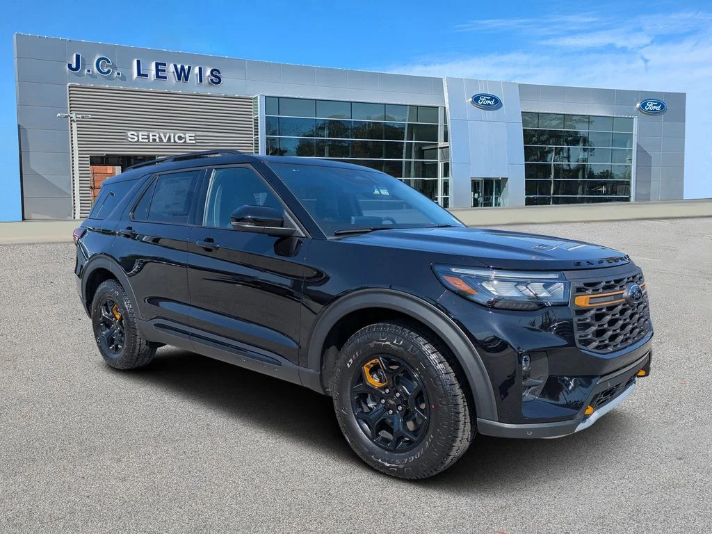 New 2026 Agate Black Metallic Ford Tremor image 1