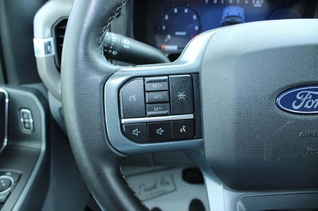 Used 2024 Black Metallic Ford XLT image 37