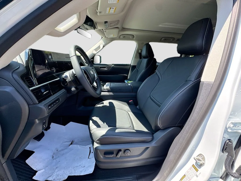 New 2026 RADIANT WHITE INFINITI Luxe 4WD image 22