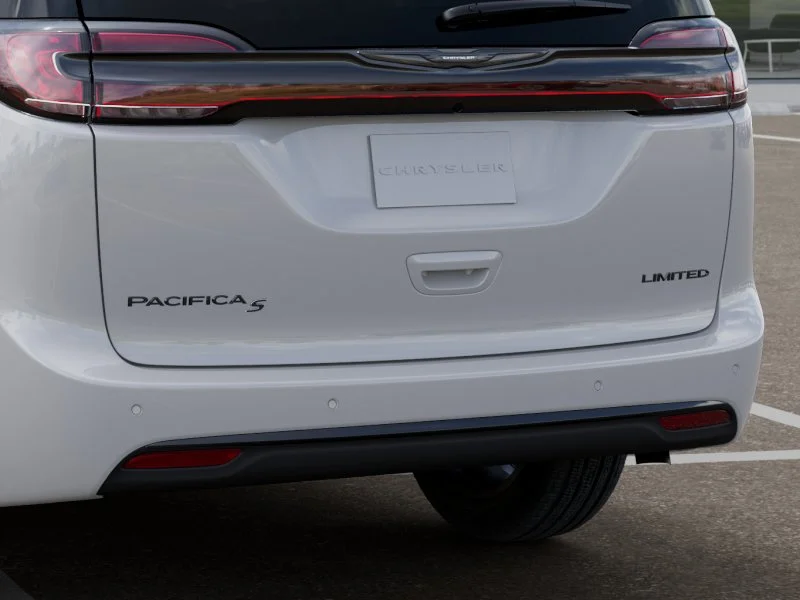New 2026 Bright White Clear-Coat Exterior Paint Chrysler Limited image 39