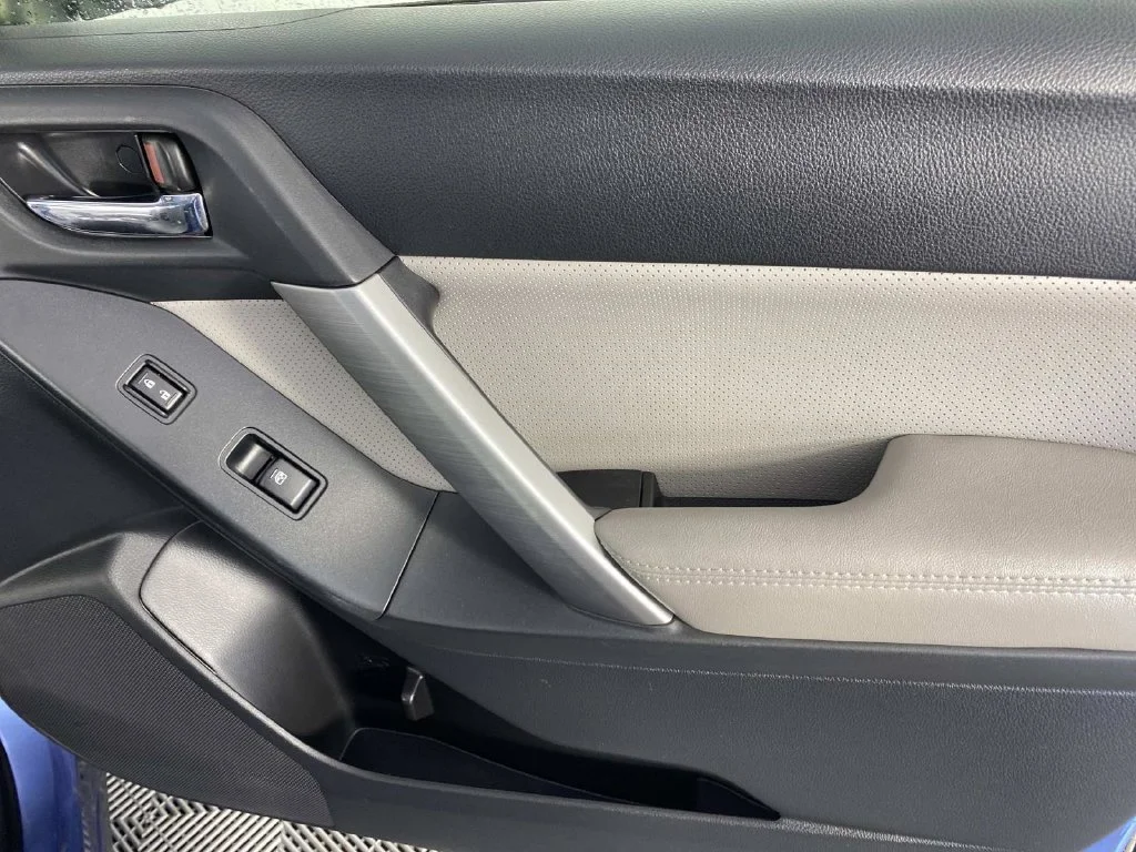 Used 2015 Quartz Blue Subaru 2.5i Limited image 22