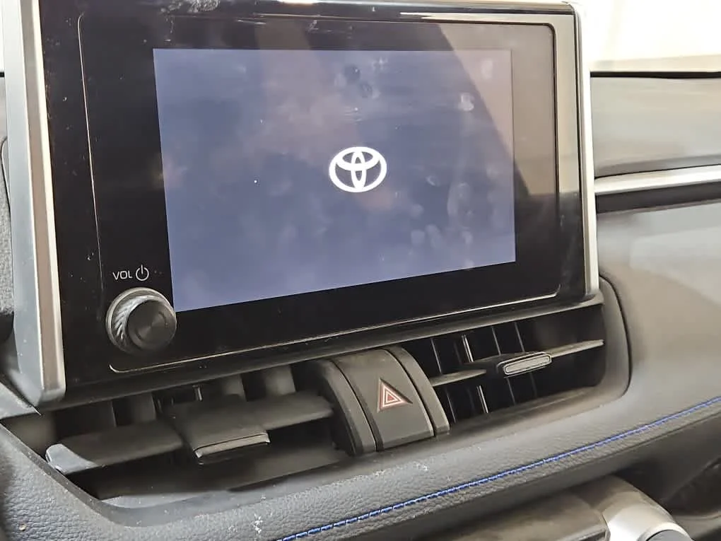 Used 2023 Wind Chill Pearl Toyota Hybrid SE image 16