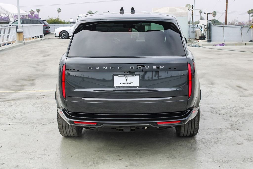 Used 2024 Carpathian Gray Premium Metallic Land Rover Autobiography image 8