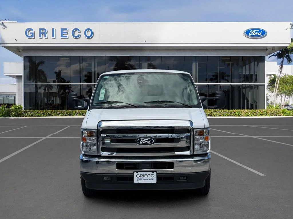 New 2026 Oxford White Ford E-350 SRW image 2