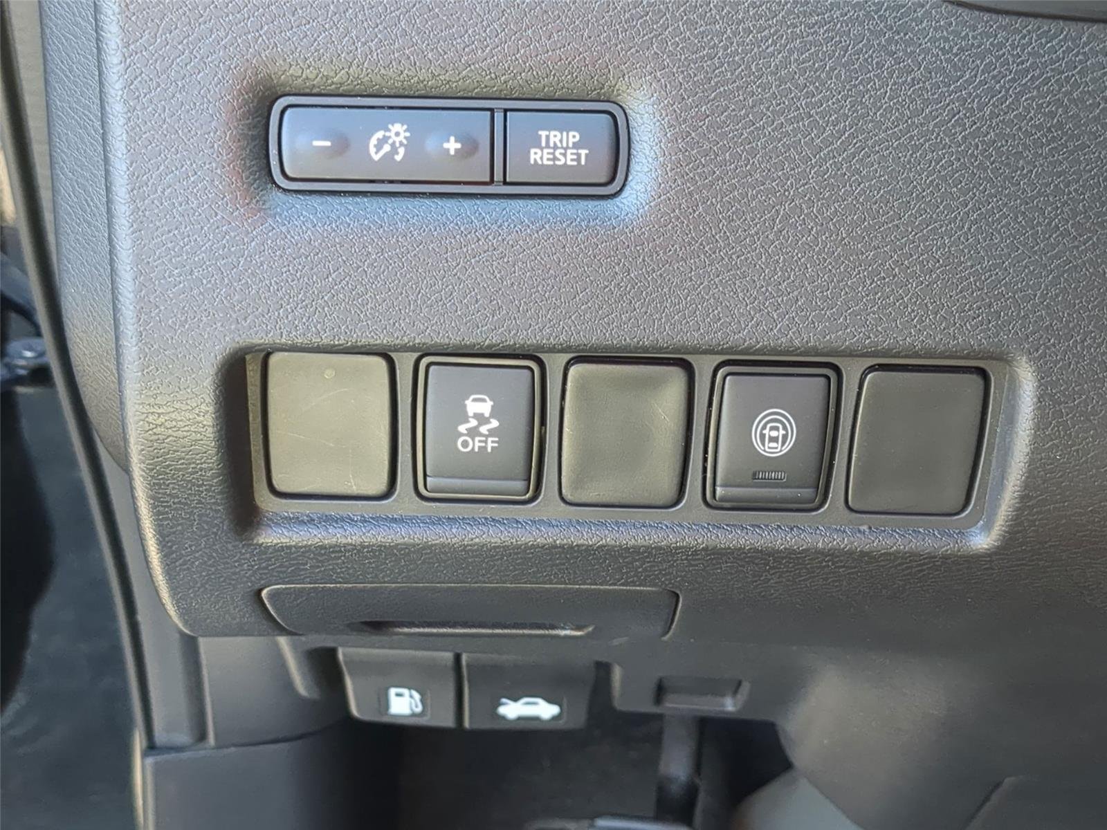 Used 2021 Magnetic Black Pearl Nissan SV image 23