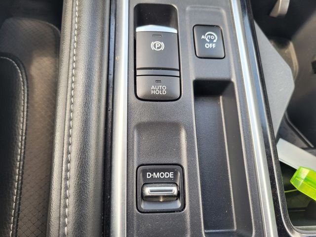 Used 2024 Silver Nissan SL image 26
