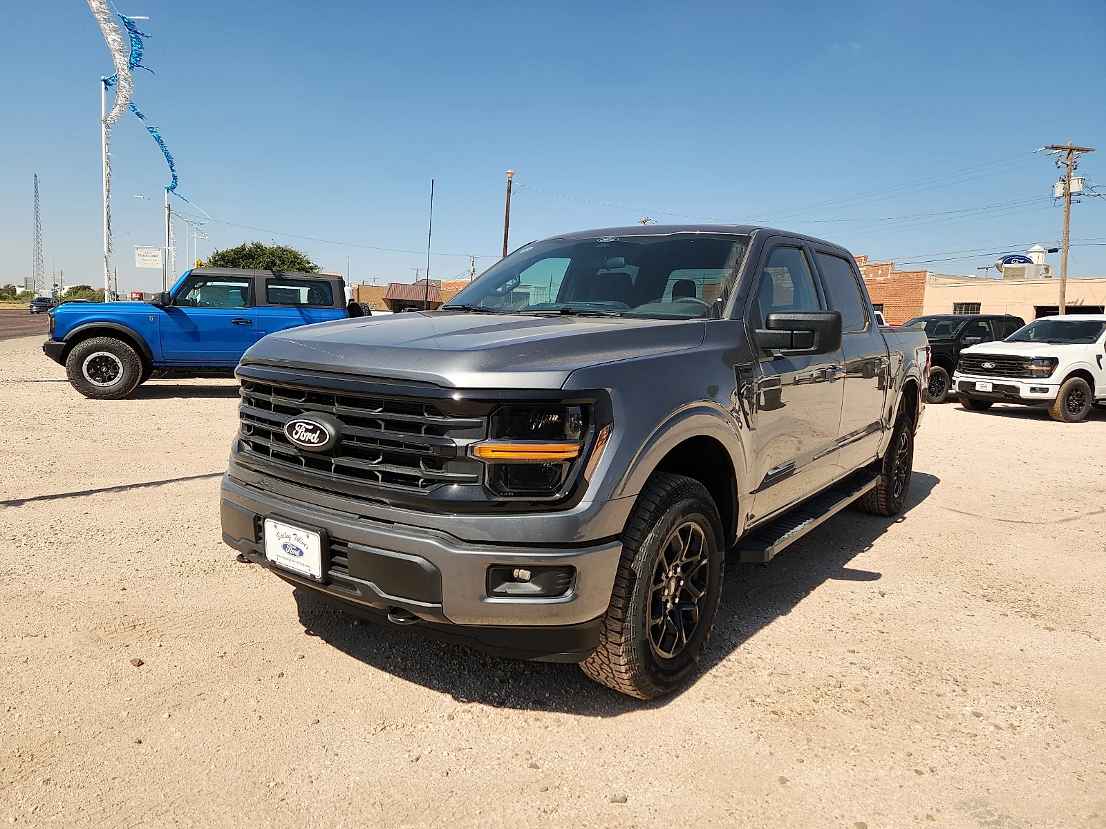 New 2026 Carbonized Gray Metallic Ford XLT image 3