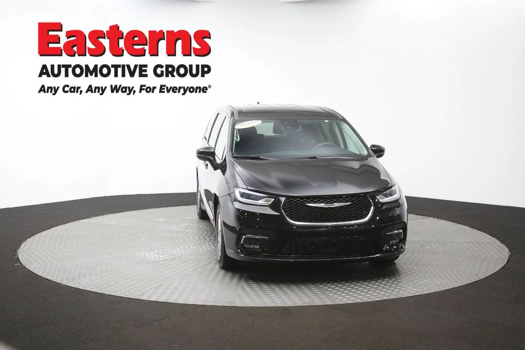 Used 2023 Black Chrysler Touring L image 53