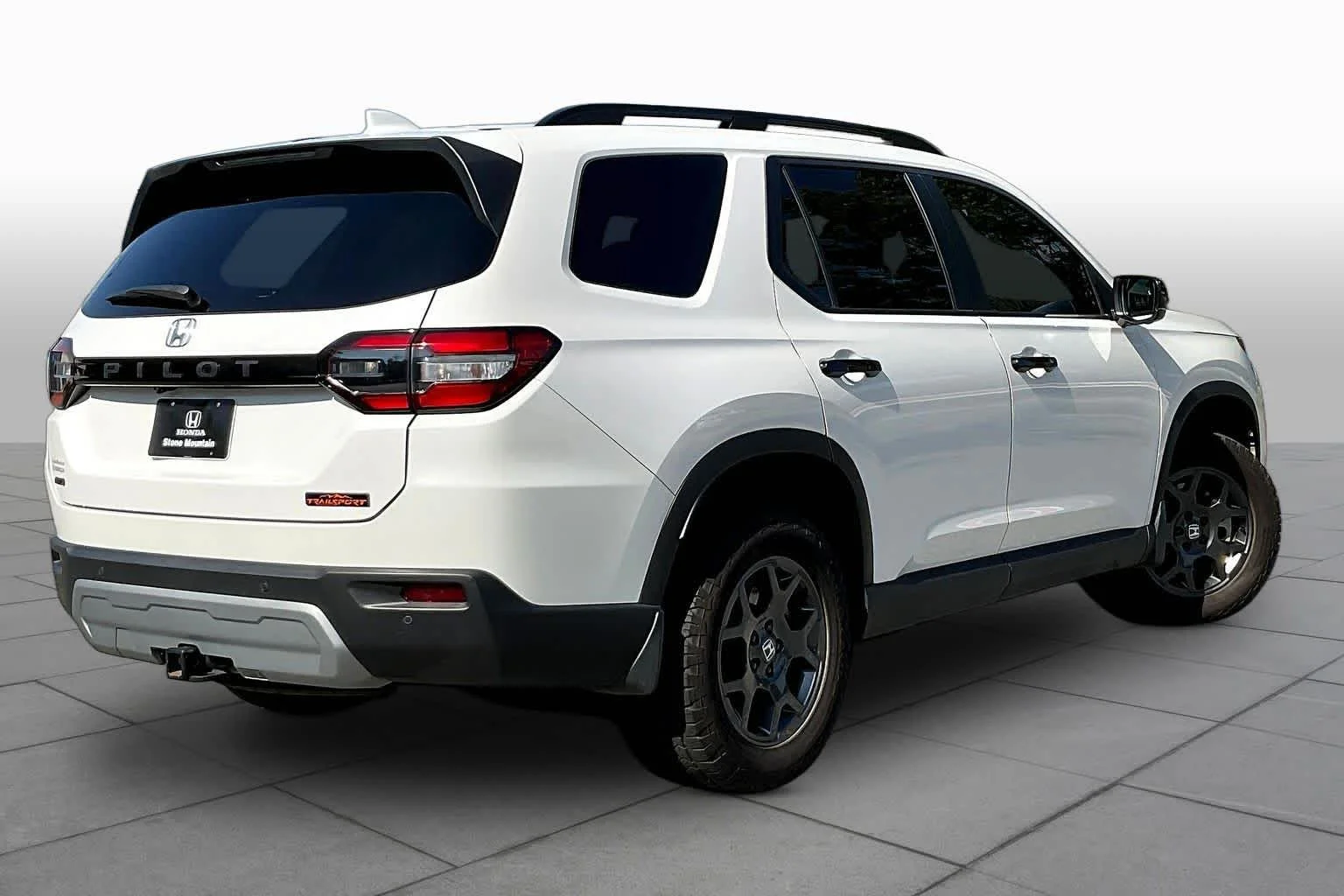 Used 2025 Platinum White Pearl Honda TrailSport image 13