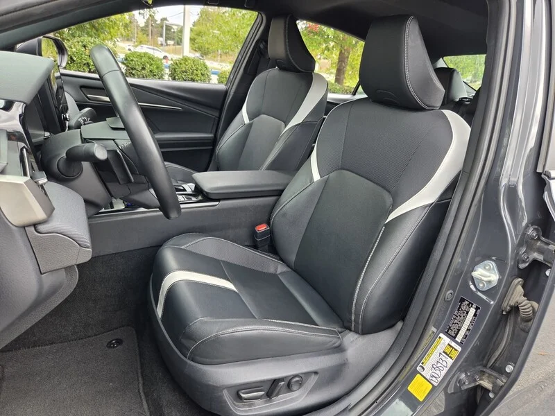 Used 2025 Underground TOYOTA SE image 8
