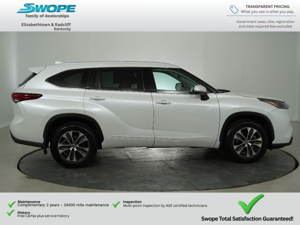 Used 2022 Wind Chill Pearl Toyota XLE image 2