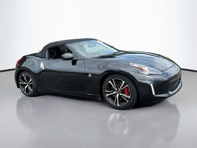 2018 Nissan 370Z Roadster Touring Sport | CarEdge | CarEdge
