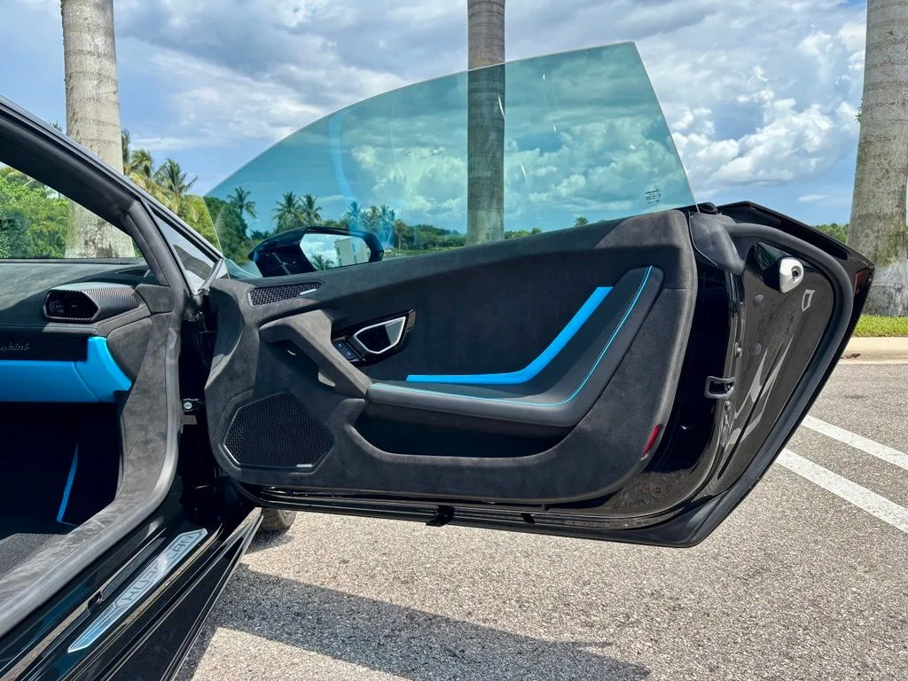 Used 2024 Nero Noctis Metallic Lamborghini  image 20