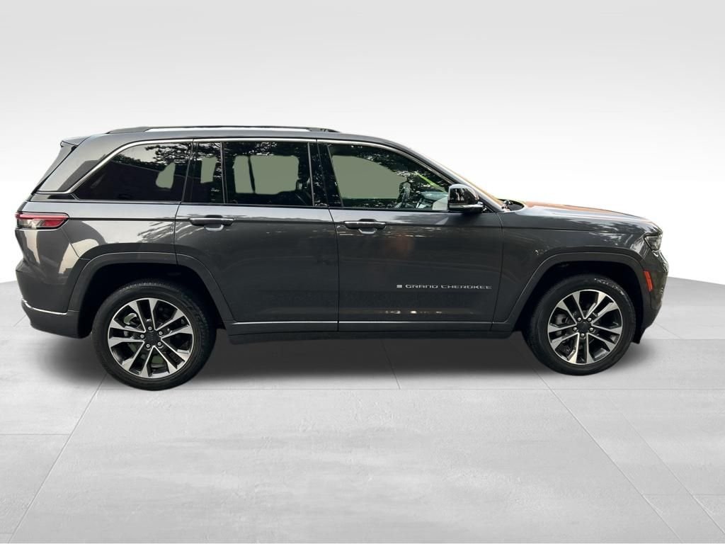 Used 2022 Gray Jeep Overland image 7