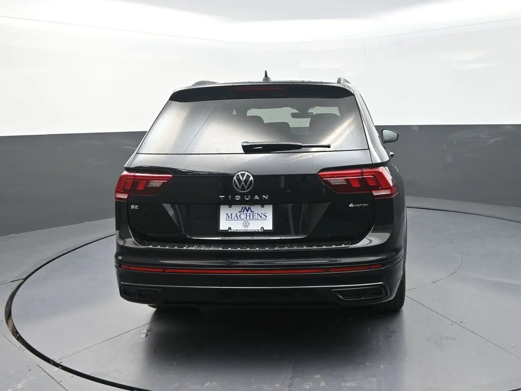 Used 2024 Black Volkswagen 2.0T SE R-Line Black image 9