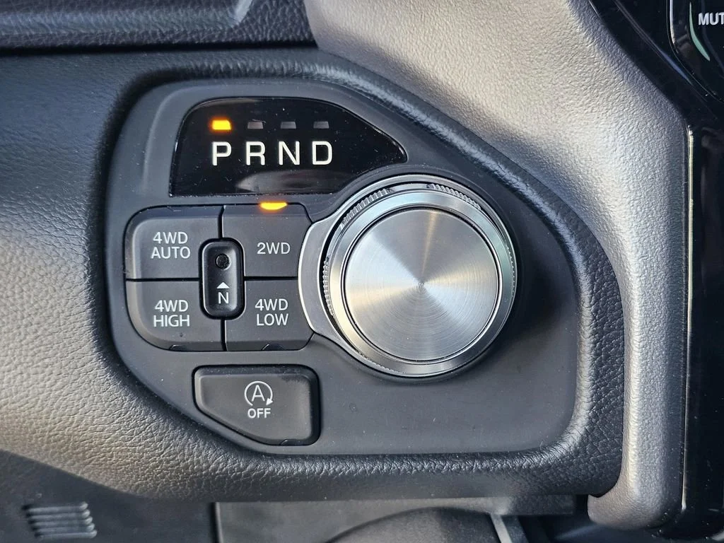 Used 2025 Diamond Black Cry Ram Laramie image 25