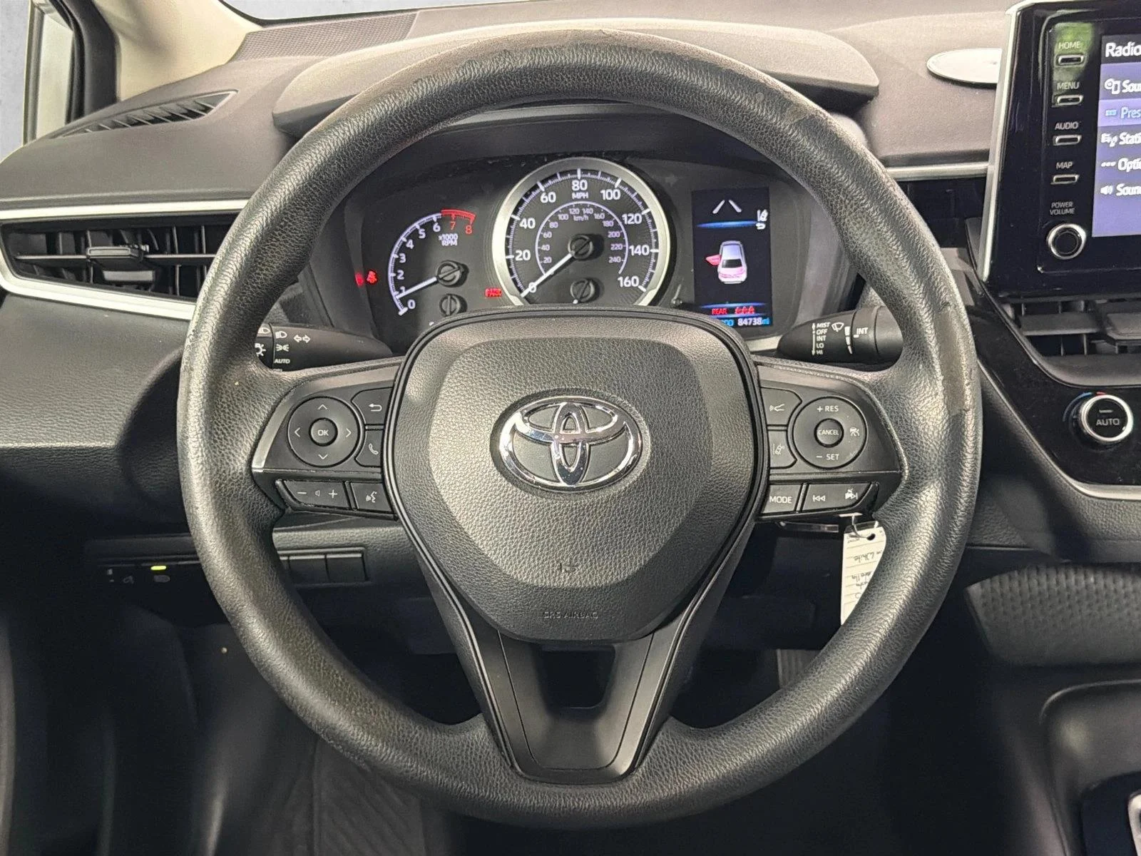 Used 2020 White Toyota LE image 23