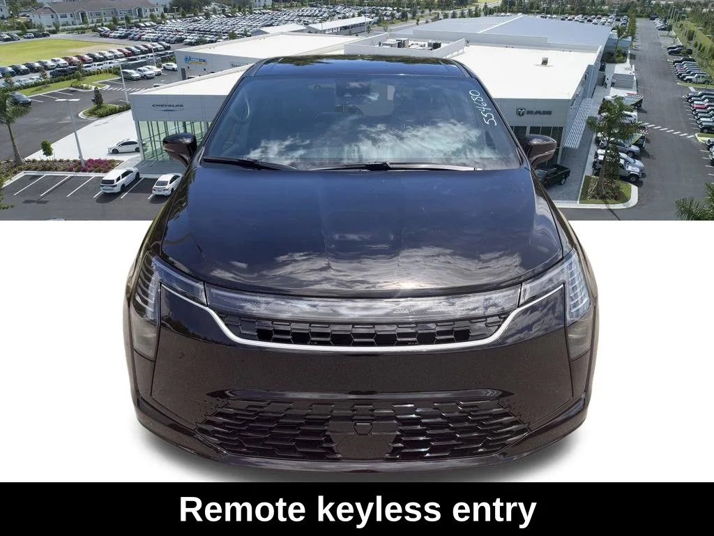 New 2027 Diamond Black Crystal Pearl-Coat Paint Chrysler Select image 8