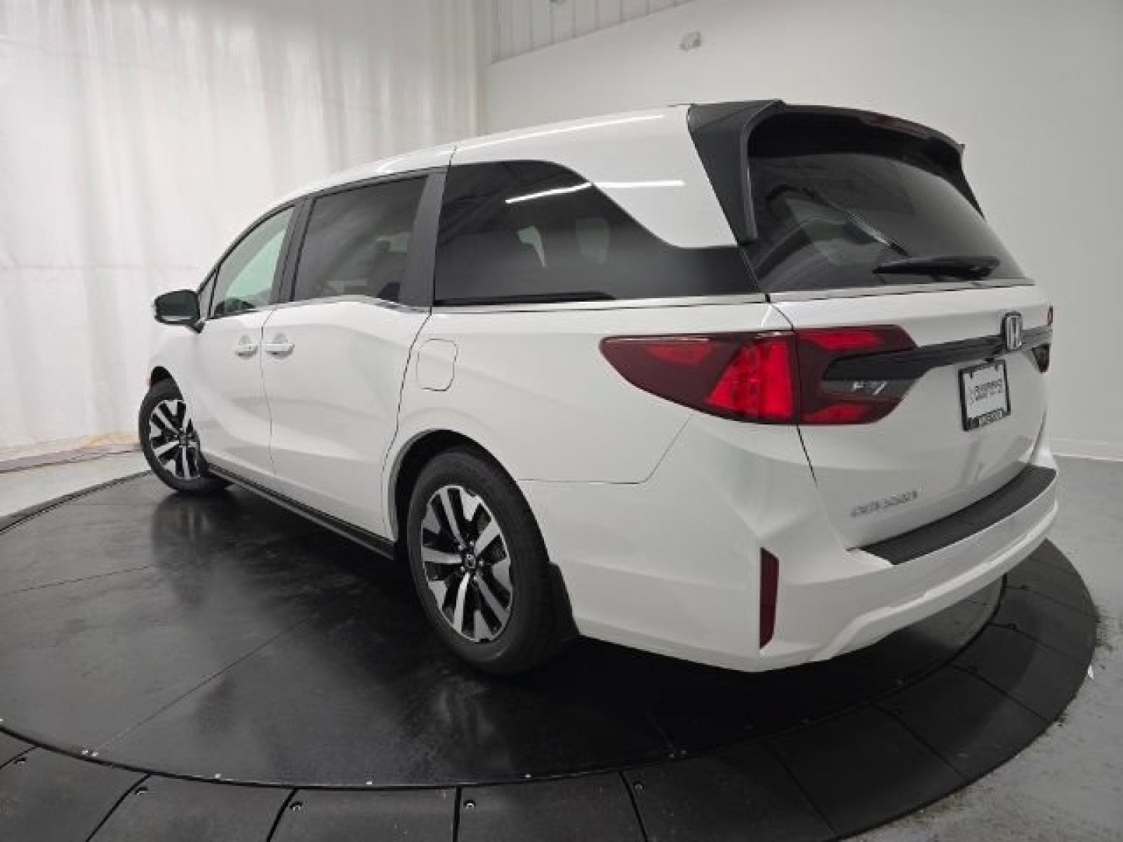 New 2026 Platinum White Pearl Honda EX-L image 25