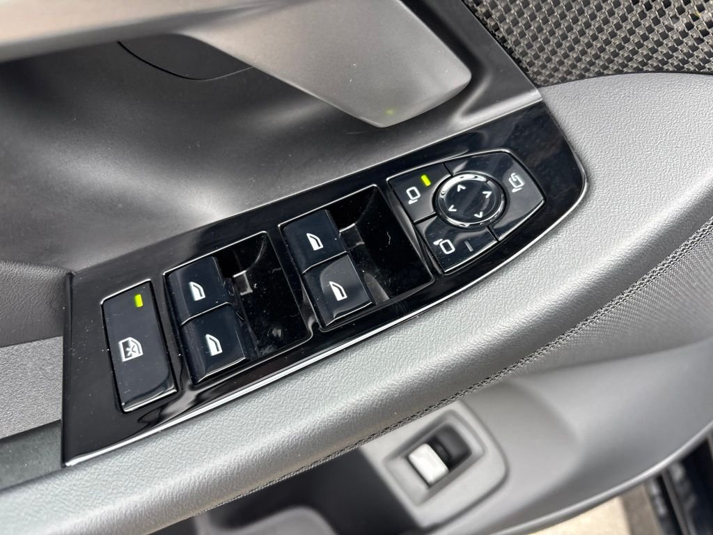 Used 2026 Black BMW 550e xDrive image 18